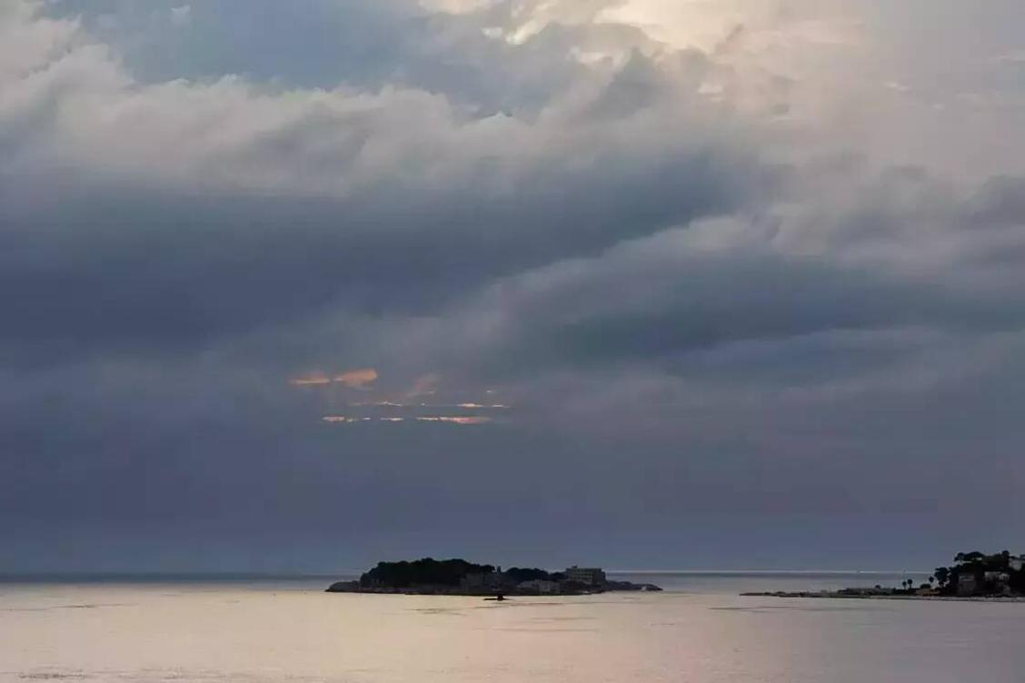 Météo : un ciel nuageux et des averses par endroits ce mardi dans le Var