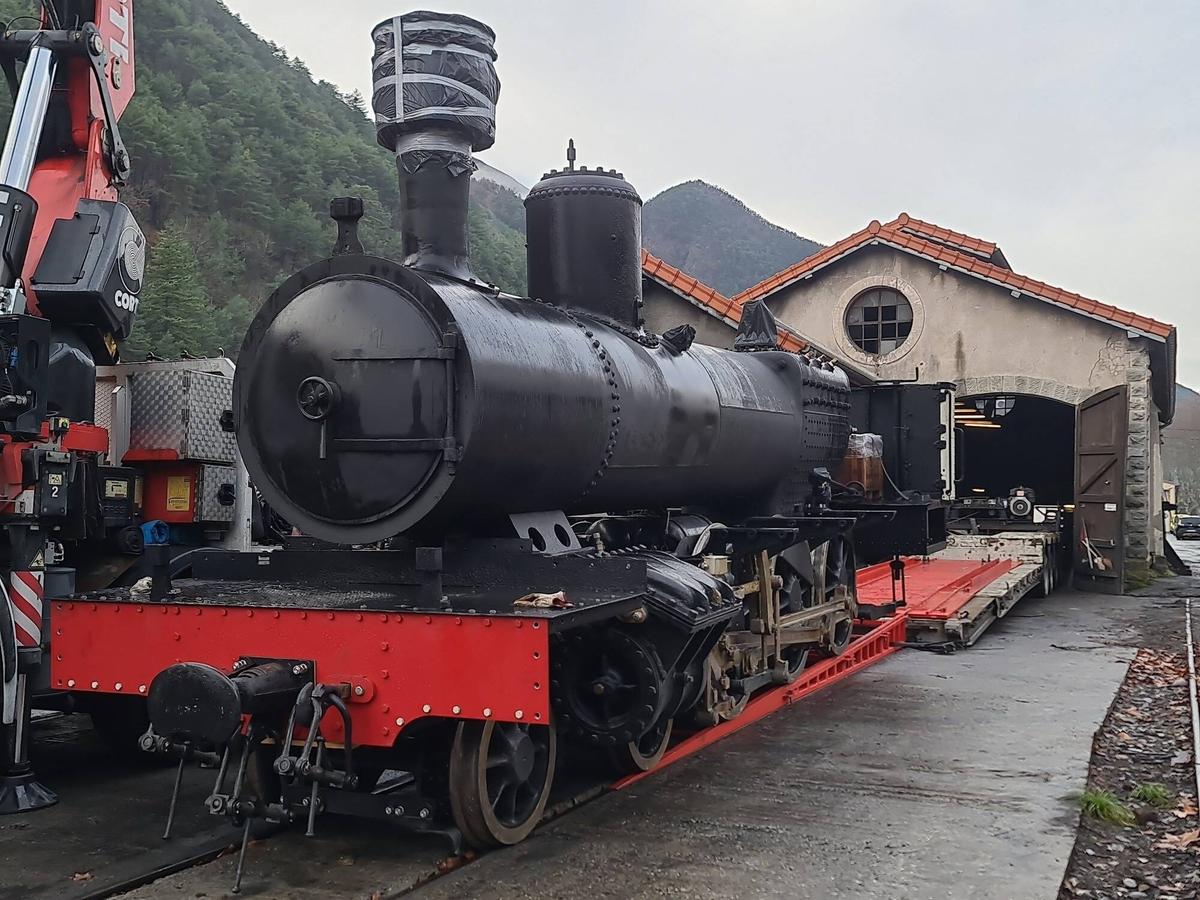 FERROCARRLES : MAQUNAS Y TENDER | Tren a escala, Locomotora