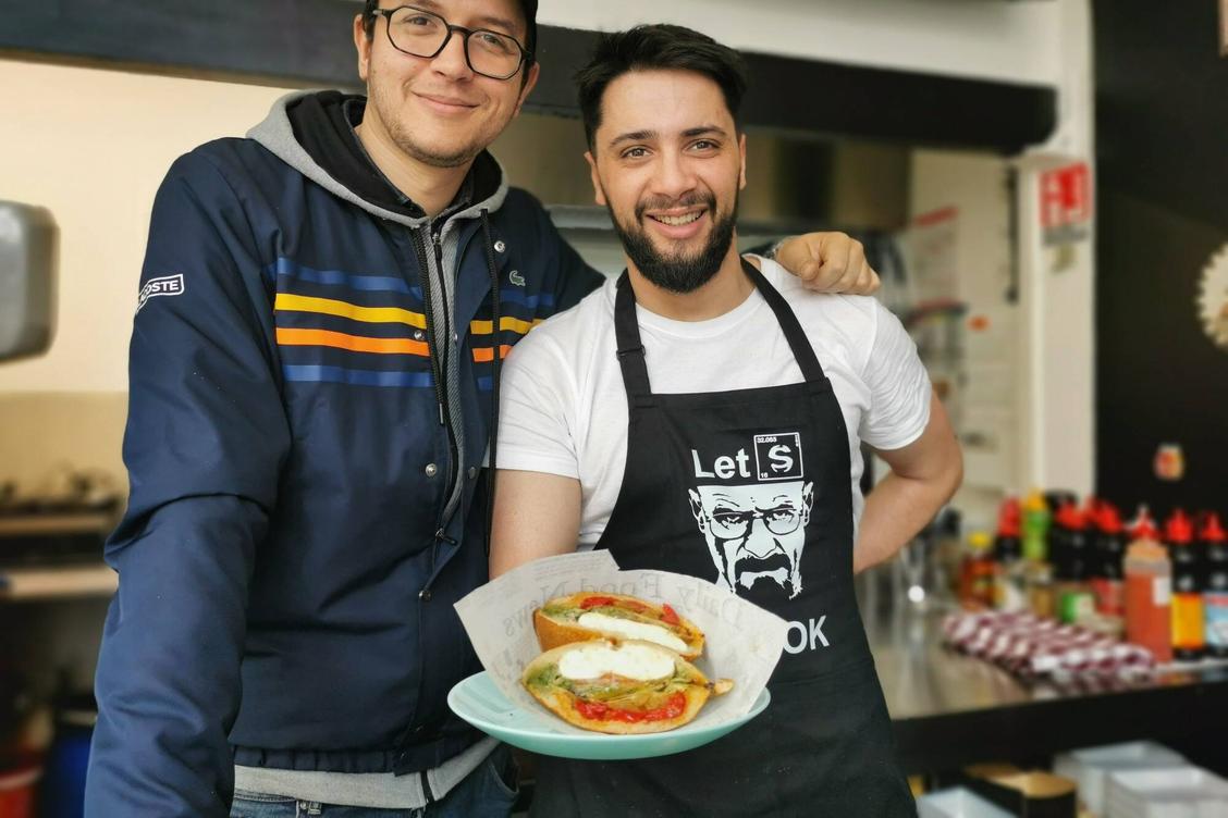 Un burger en forme de soucoupe volante et payable en cryptomonnaie, ça vous  tente? Direction le port de Toulon