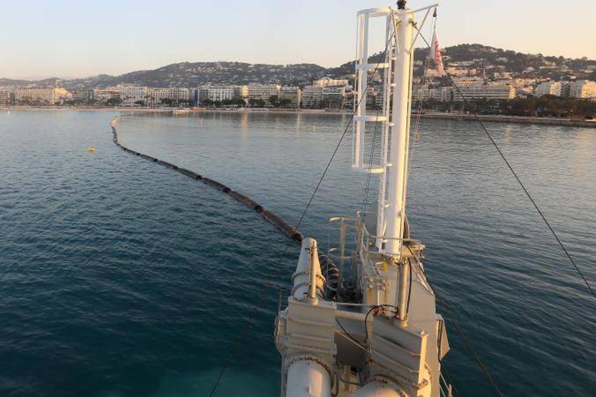 VIDEO. Les impressionnantes images de l'opération de réensablement des plages à Cannes