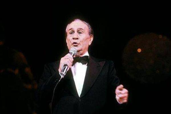 Photo de Tino Rossi prise le 5 novembre 1982 au Casino de Paris