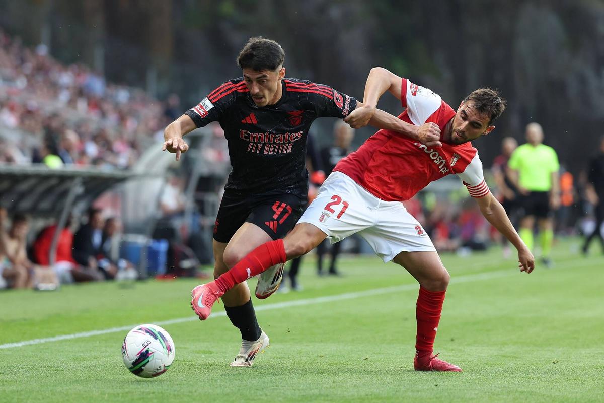 Mercato de l'OGC Nice: Tiago Gouveia espéré, Jonathan Clauss parti pour rester?