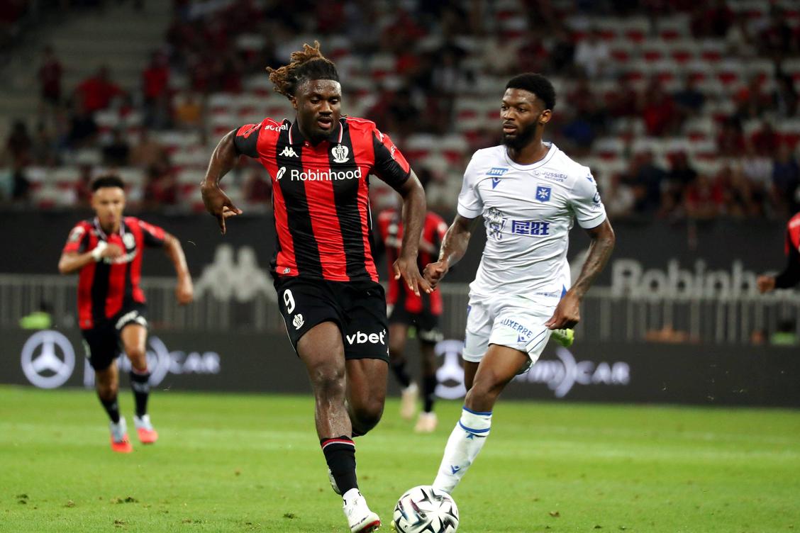 Pas de nouvelle recrue mais une porte de sortie pour Moffi ? Le point sur le mercato de l’OGC Nice