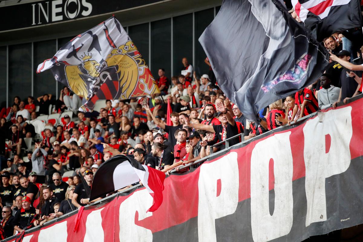 Le match entre l’OGC Nice et le Paris FC brièvement interrompu ce dimanche après des chants homophobes