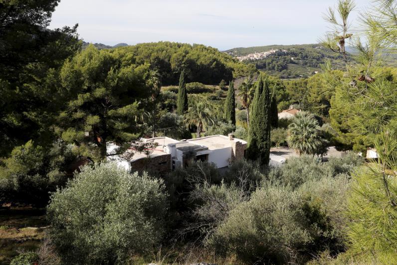 Une image d'espace réservée carré générique avec des coins arrondis en figure.