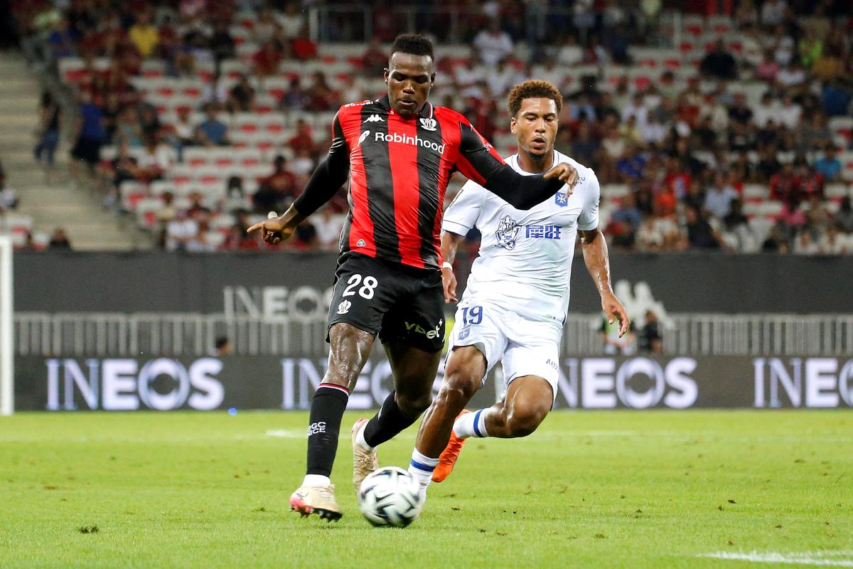 L’OGC Nice avec une défense à quatre en Ligue Europa contre Fenerbahçe