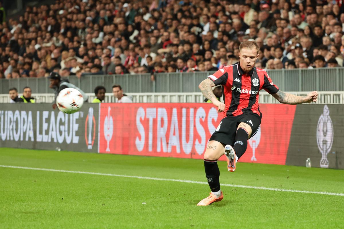 Retour de la défense à 3, de Bombito et d’Abdi, Boudaoui titulaire : découvrez le 11 de l’OGC Nice pour affronter l’AS Monaco dans le derby de la Côte d’Azur