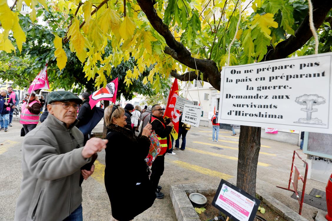 Retraites, budget, armée : ce qu’on en dit dans les manifs de Toulon et Draguignan