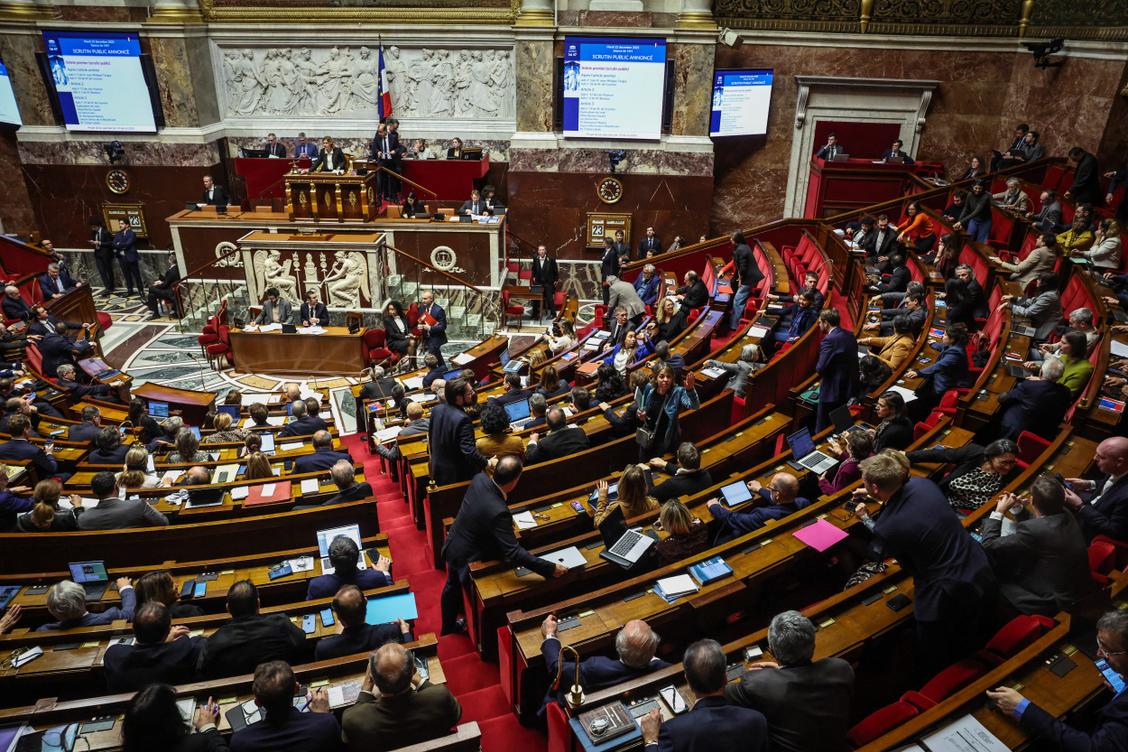 Compromis impossible, deux journées de débats rayées : le gouvernement dans l’impasse, devra (vite) se prononcer sur sa démarche pour adopter le budget