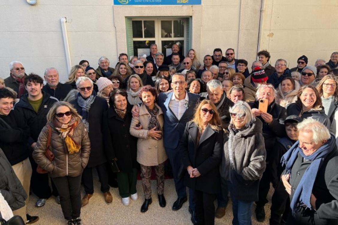 « Je veux construire ce projet avec vous » : le candidat aux municipales Yvan Maubé ouvre sa permanence devant une grande foule à Saint-Cyr