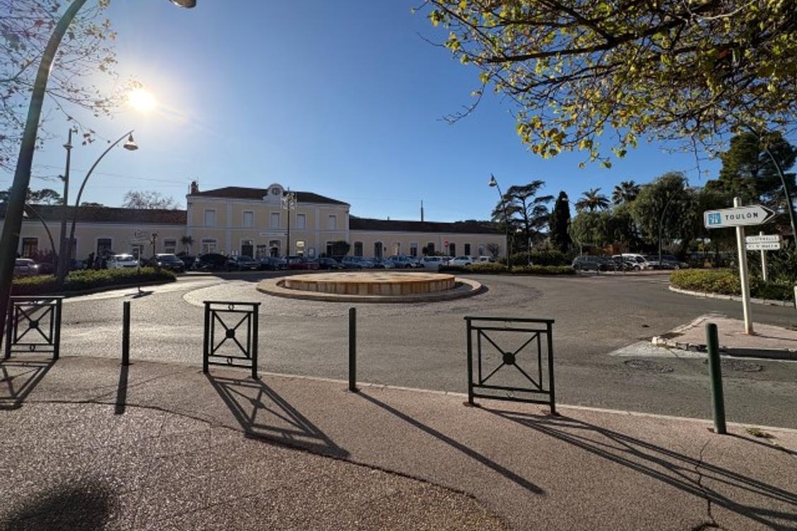 Travaux, stationnement, sécurité... Deux associations répondent aux inquiétudes des commerçants du quartier de la gare à Hyères
