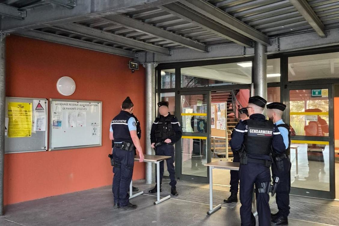 « Vous n’avez rien de mieux à faire ? » : après un contrôle scolaire à Saint-Vallier, il insulte les gendarmes sur Internet