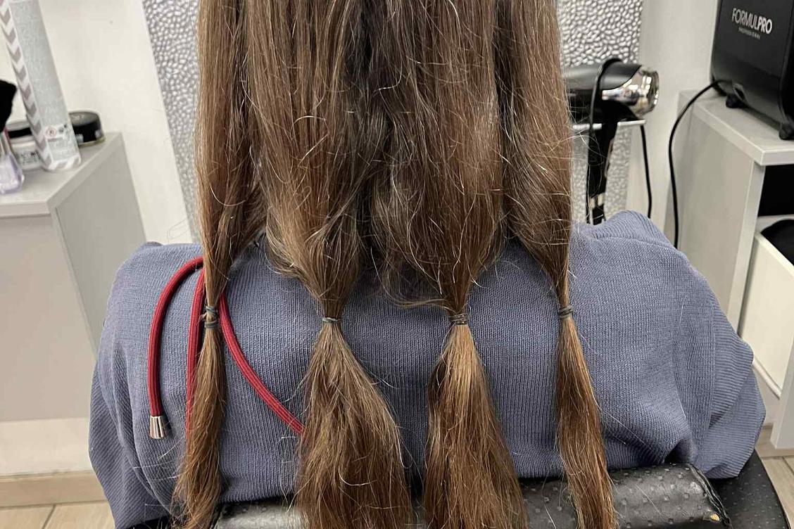 « Sensibiliser le plus de salons de coiffure pour récupérer un maximum de dons de cheveux » : une association des Alpes-Maritimes mobilise pour offrir des perruques aux brûlés de Crans-Montana