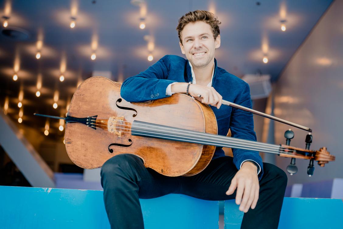&laquo; Wonderful World, c&rsquo;est une id&eacute;e de paix et d&rsquo;humanit&eacute; &raquo; : le violoncelliste Christian-Pierre Lamarca bient&ocirc;t en concert avec l&rsquo;Orchestre national de Cannes au Midem 2026