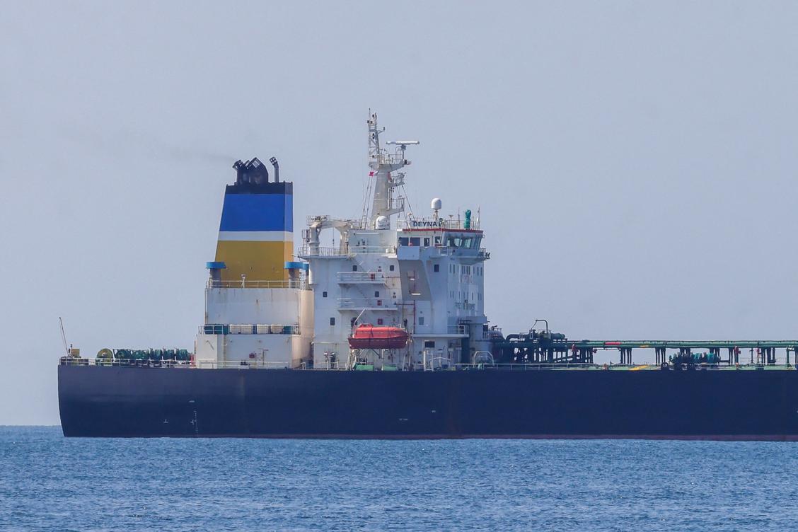 Le pétrolier Deyna, soupçonné de flotte fantôme russe, reprend la mer après amende